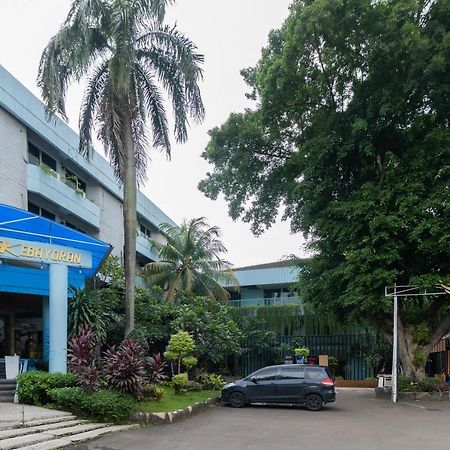 Reddoorz Plus Near Kebayoran Baru Blok S Jakarta Kültér fotó