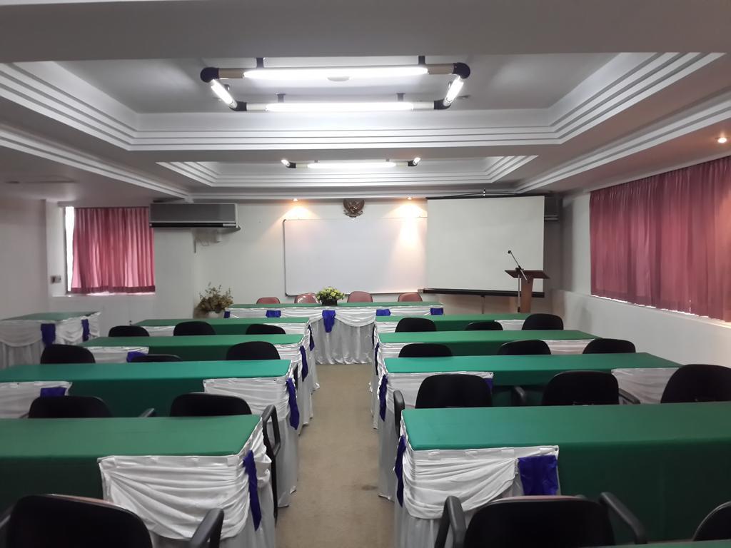 Reddoorz Plus Near Kebayoran Baru Blok S Jakarta Kültér fotó
