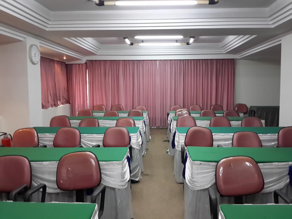 Reddoorz Plus Near Kebayoran Baru Blok S Jakarta Kültér fotó