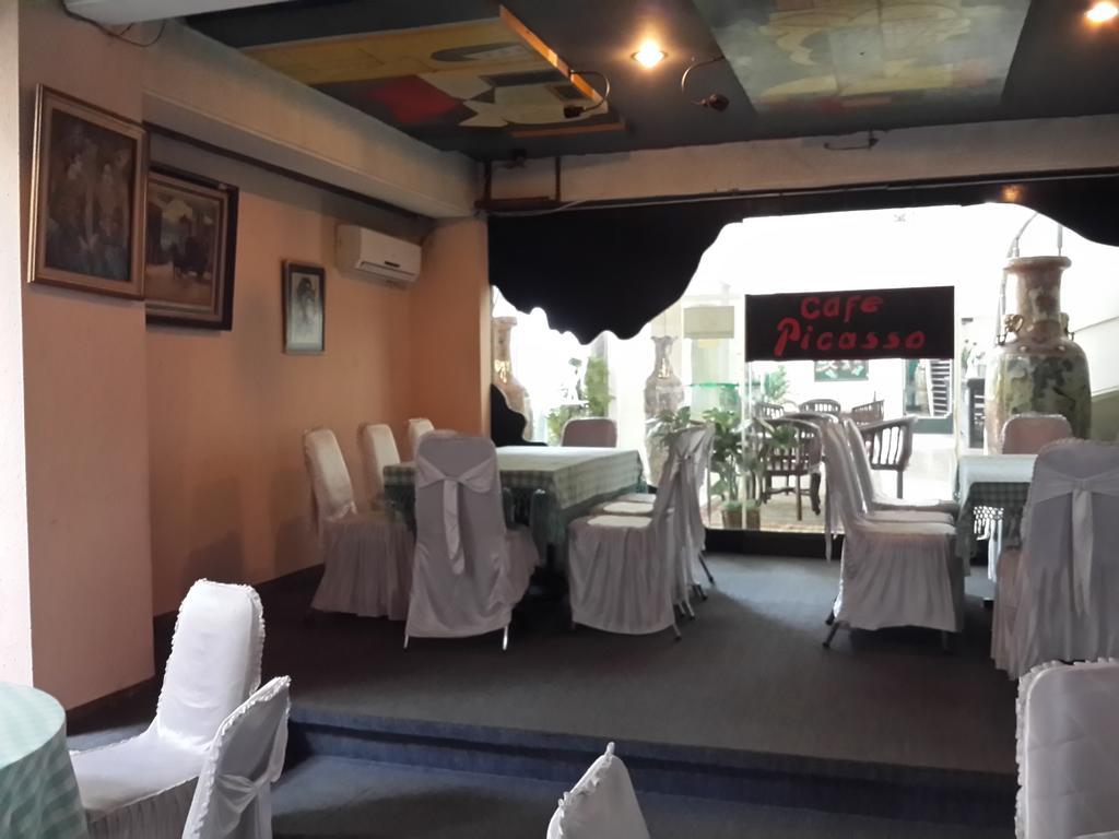 Reddoorz Plus Near Kebayoran Baru Blok S Jakarta Kültér fotó