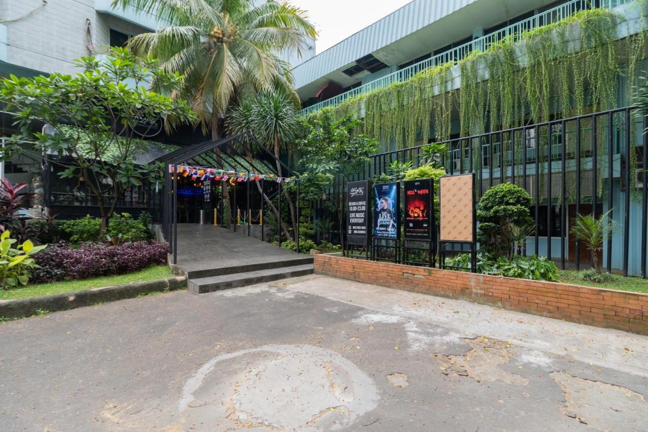 Reddoorz Plus Near Kebayoran Baru Blok S Jakarta Kültér fotó