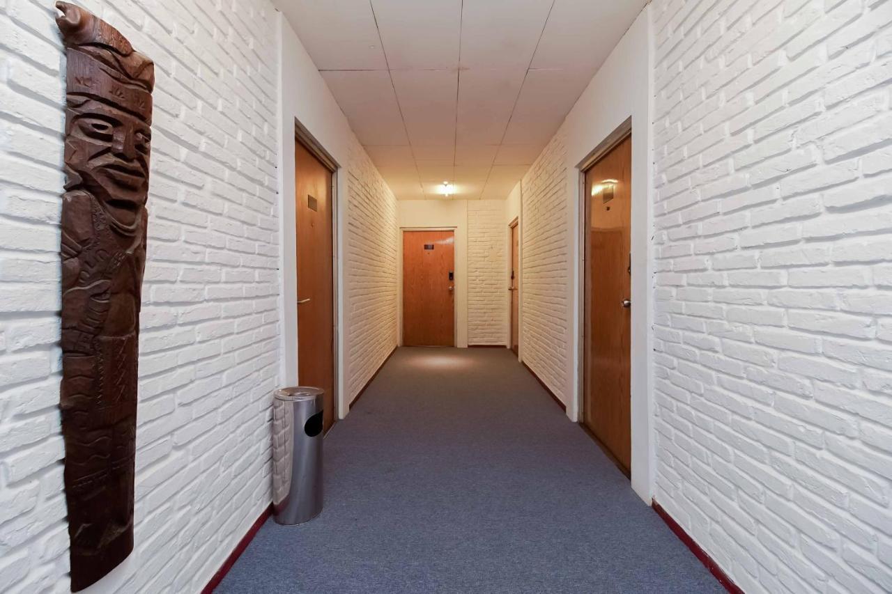 Reddoorz Plus Near Kebayoran Baru Blok S Jakarta Kültér fotó