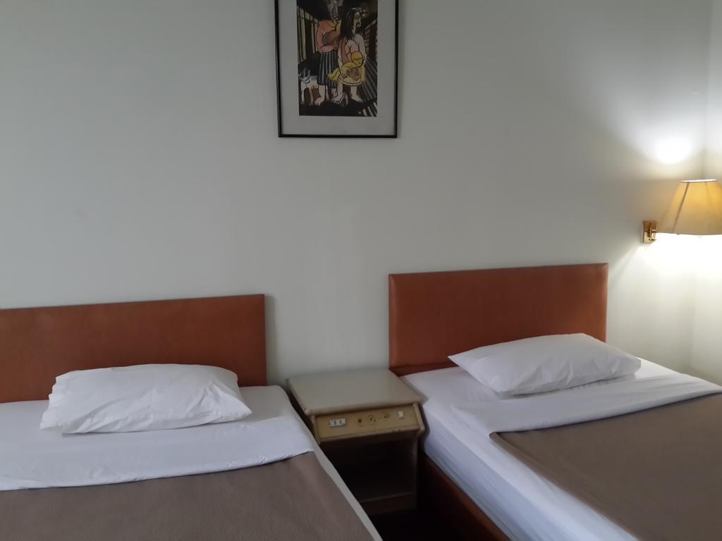 Reddoorz Plus Near Kebayoran Baru Blok S Jakarta Szoba fotó